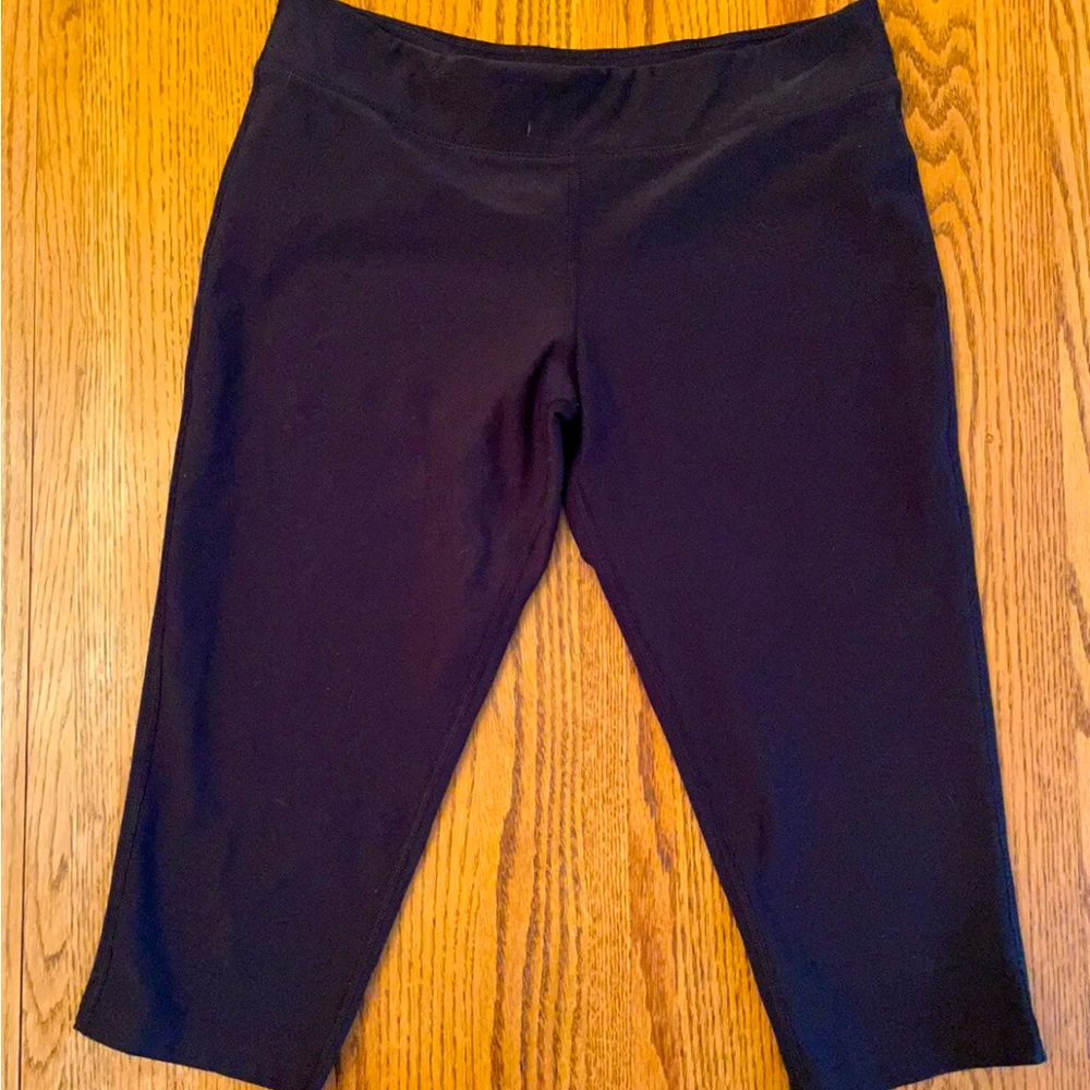 Nike Dri Fit Youth XL Crop Leggings Black - GUC!